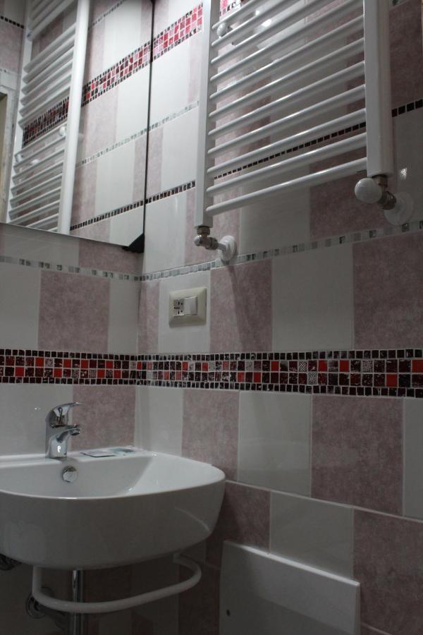 Camera Doppia con Letti Singoli con Bagno Privato