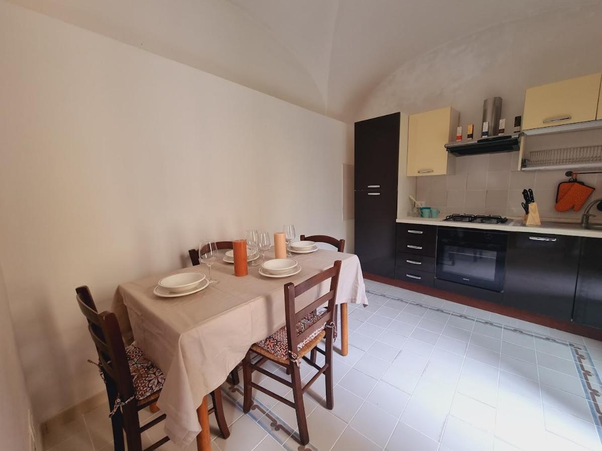 One-Bedroom Apartment,1462364464:JPEG