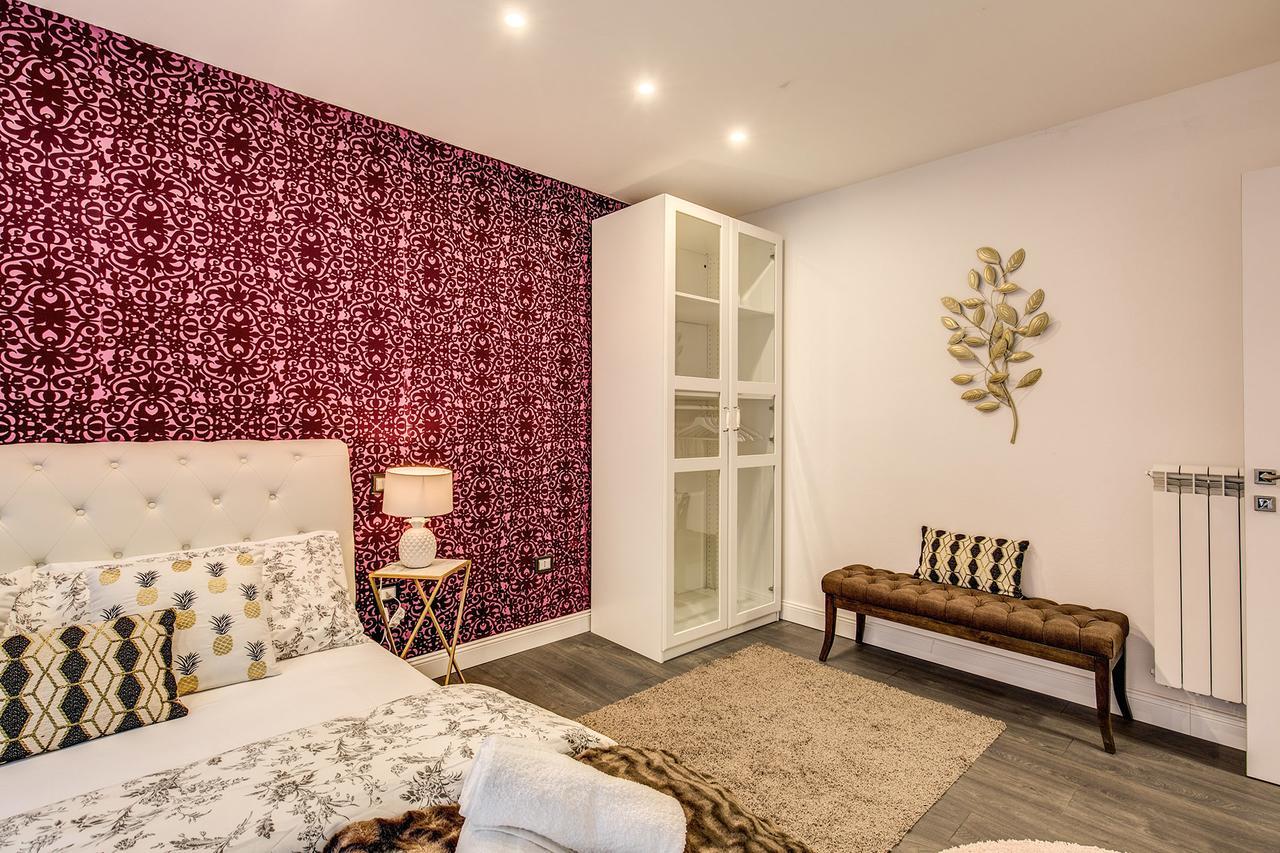 Double Room Private External Bathroom