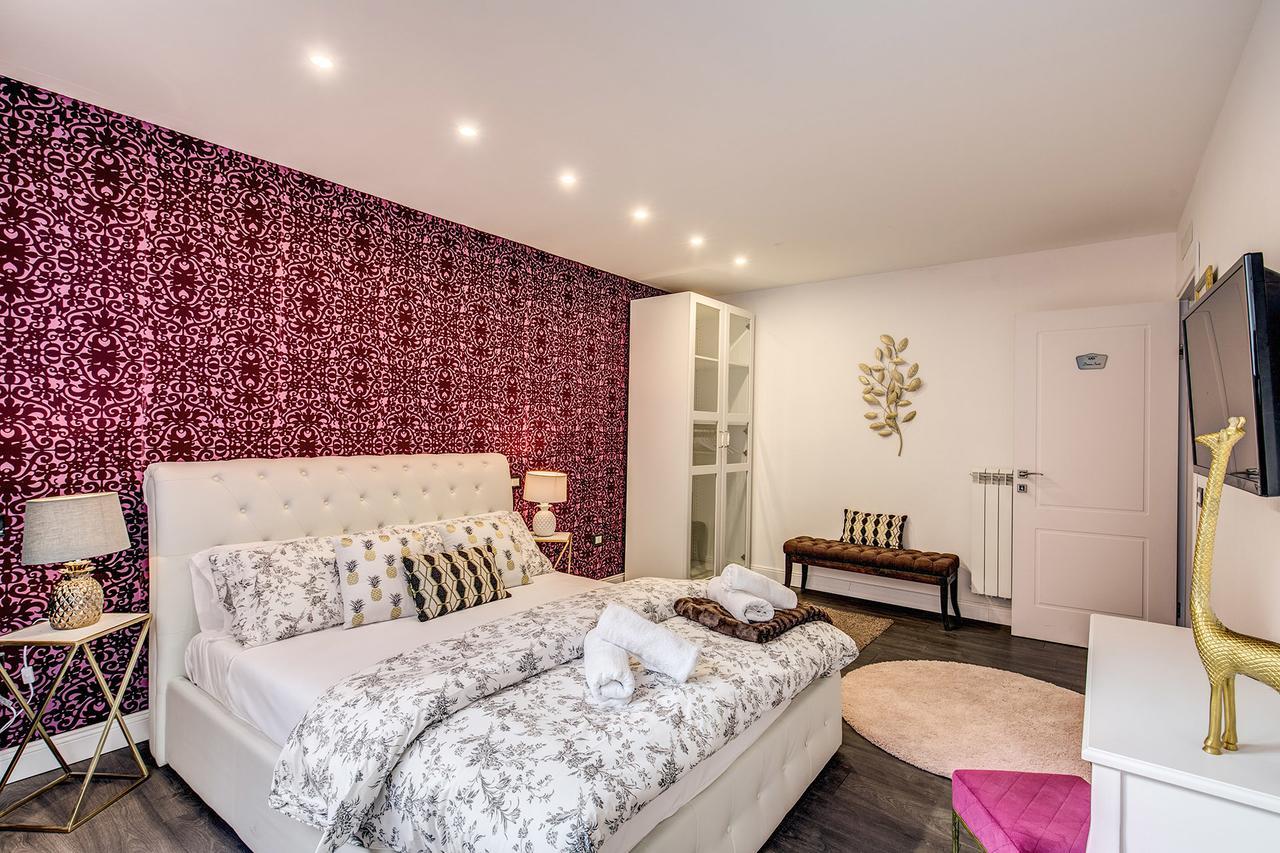 Double Room Private External Bathroom
