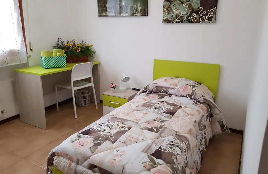 MAYFLOWERS B&B Zona Ospedale Cisanello Pisa-1