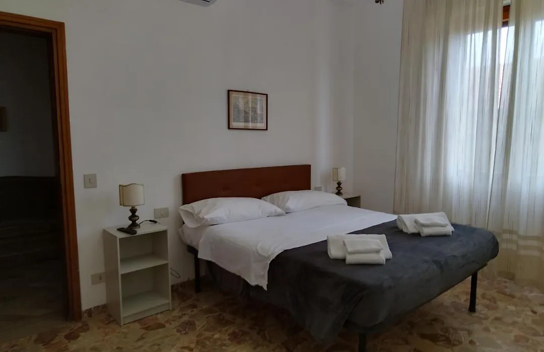 Olimpia Rooms-1