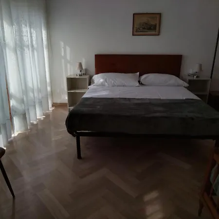 Olimpia Rooms-3