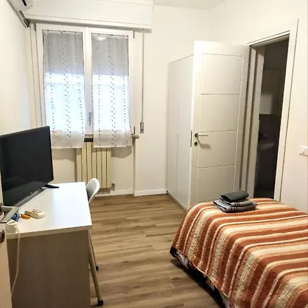 MAYFLOWERS B&B Zona Ospedale Cisanello Pisa-3