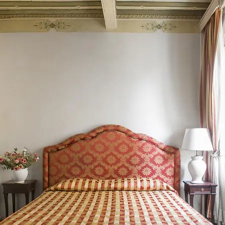Hotel Relais Dell'Orologio-3